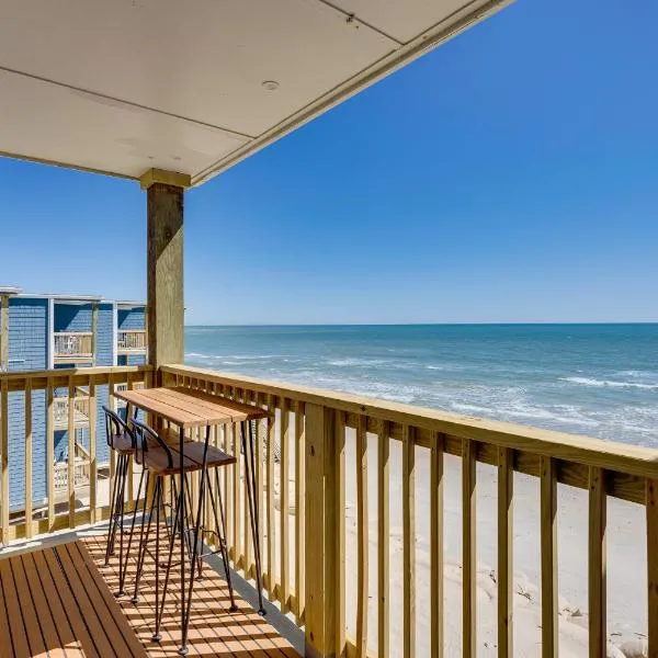 North Topsail Beach Condo w/ Ocean-View Balcony!, hotel in North Topsail Beach
