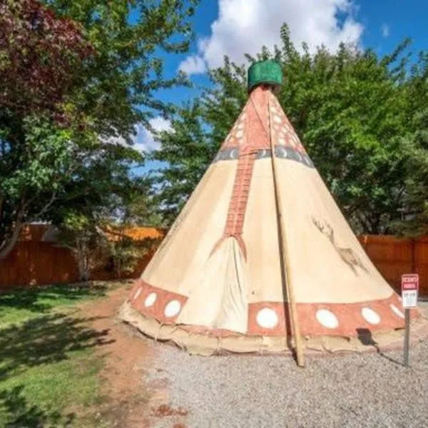 Moab RV Resort Glamping Tipi OKTP-51, hotel v destinaci Moab