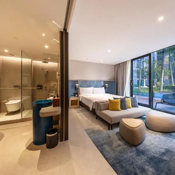 Crowne Plaza Changi Airport - photo 3