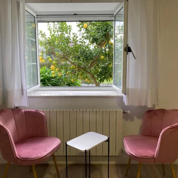 Luarca Zabala, hotel Luarcában