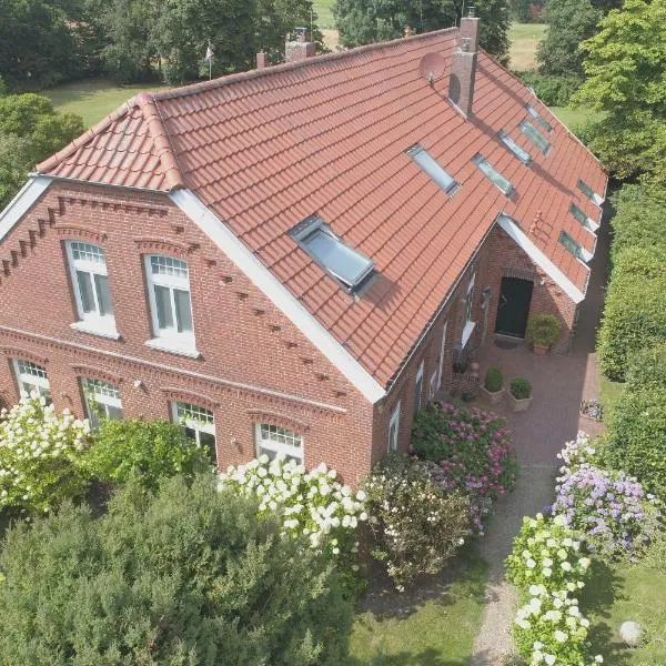 Gulfhof-Ferien Briese, מלון בGroßheide