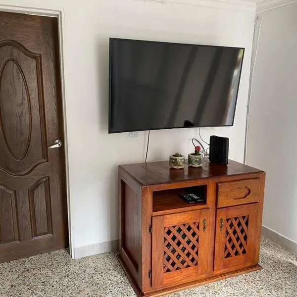 Acogedora casa en Bello Antioquia, hótel í Bello