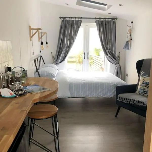 Little Clover: Malborough şehrinde bir otel