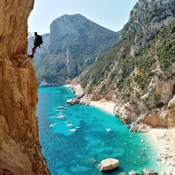 bedandclimbing, hotel v destinácii Baunei