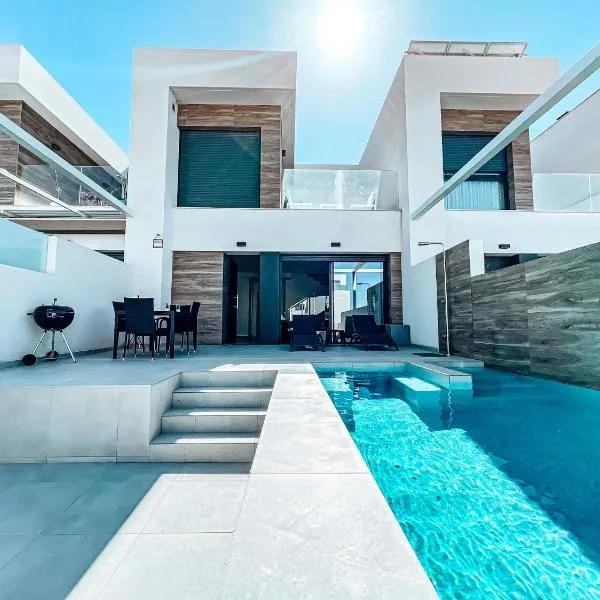Fee4Me Villa with Pool on the Costa Blanca, hotel v destinaci Rojales