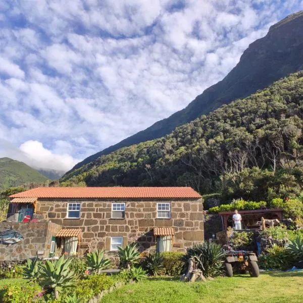 Caldeira Guesthouse, hotel en Fajã da Caldeira de Santo Cristo