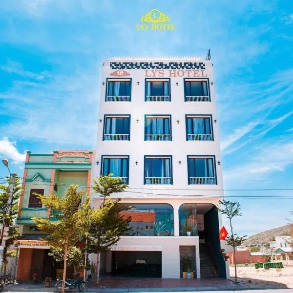 Khách Sạn Nhơn Lý LYS HOTEL, hotel in Hưng Lương