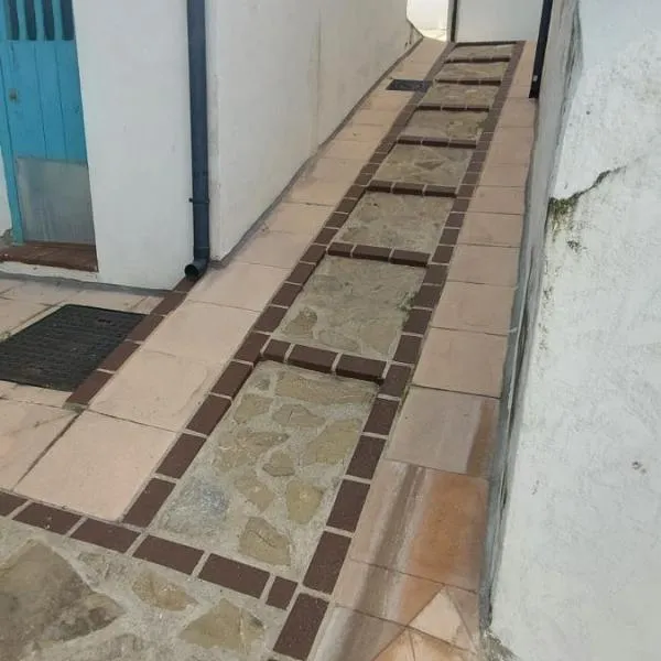 El callejón, hotel v destinácii Benarrabá