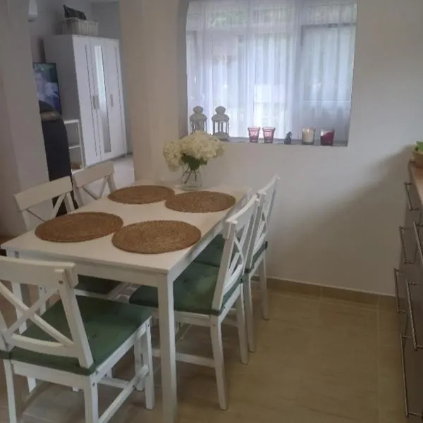 Zita Vendégház, hotel v destinácii Dombóvár