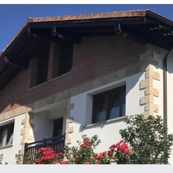 Casa Iparra Txiki Berri, hotel v destinaci Irún