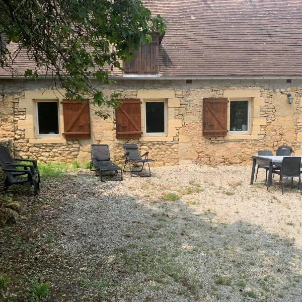 Maison chaleureuse à la campagne، فندق في Payrignac