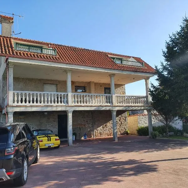 Precioso chalet cerca de la playa de Samil, hotel in Vigo