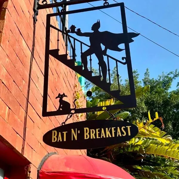 Pousada Bat N Breakfast No Beco do Batman, Hotel in São Paulo