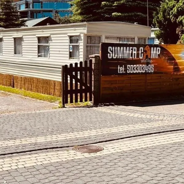 SummerCamp Domki Holenderskie Centrum Mielno 200m do Morza, hotel v destinaci Mielno