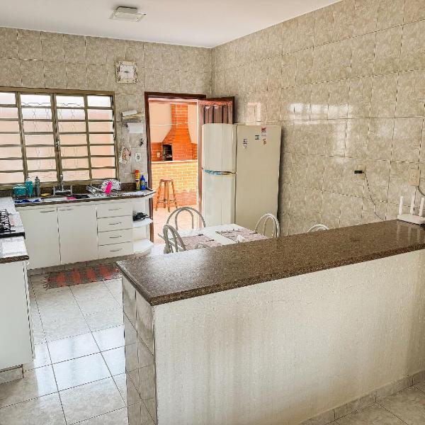 Casa Completa com Churrasqueira em Patos de Minas - Foto 3