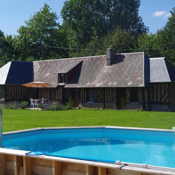 Ndila Cottage avec piscine exclusive、Fatouville-Grestainのホテル