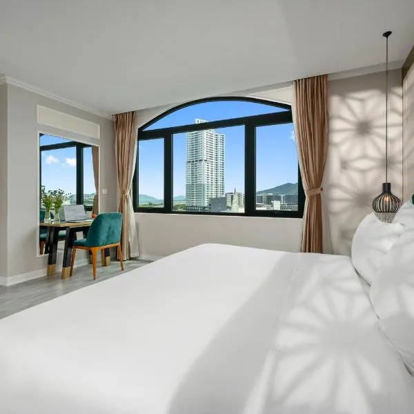 Lupin Center Da Nang Hotel, hotel i Ấp Xuân Thiều