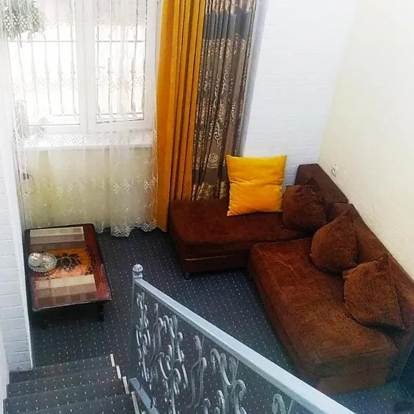 Двухуровневая квартира студия - Duplex studio apartment, hotel en Dushanbe