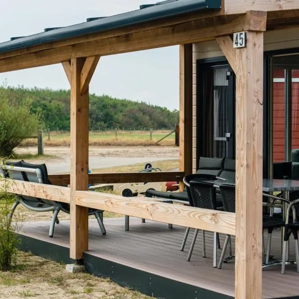 Camping De Kiekduun, hotel v destinaci Buren