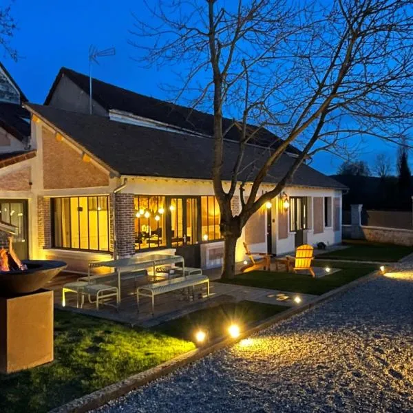 La Petite Maison de Giverny - Gîte de charme 5 étoiles au cœur du village - 3 Chambres, hotel i Giverny
