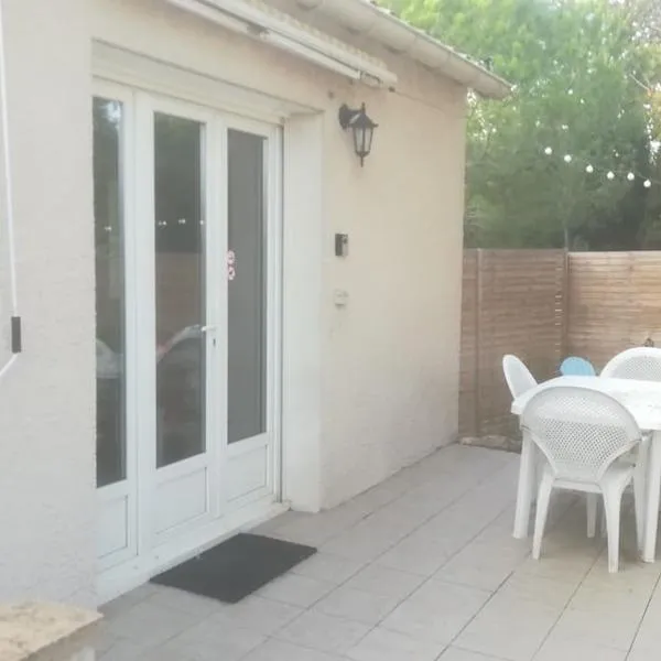 Gîte aux Aspres Logement de 65m² (4pers), hotel in Fontcouverte