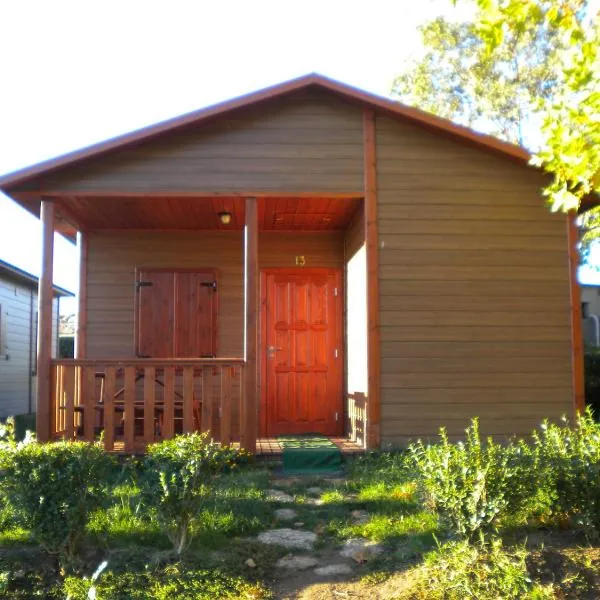 CAMPING-BUNGALOWS-CABAÑAS LA VERA, khách sạn ở Jarandilla de la Vera