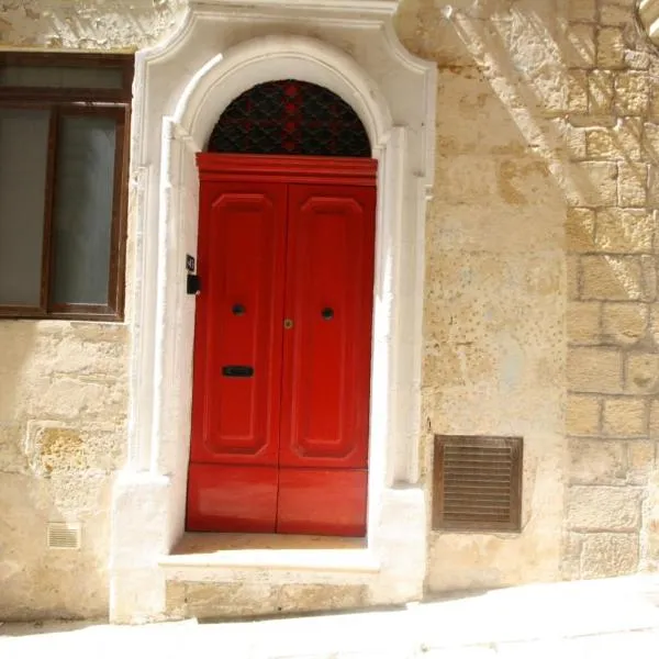 Old refurbished Apartment in Bormla, hotel in Cospicua