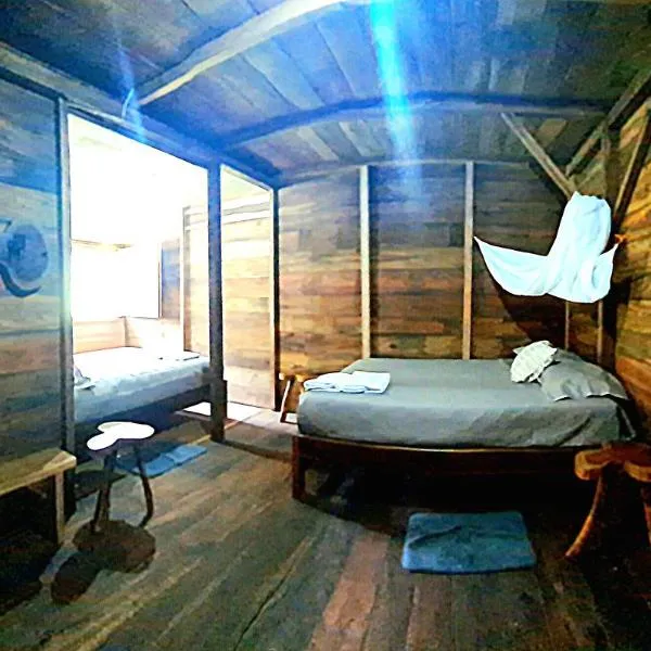 Rainforest Hut, hotel en Cotundo