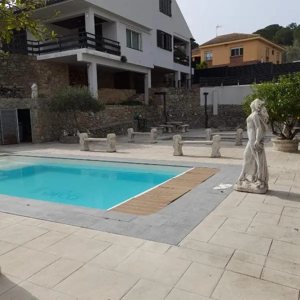 Casa Cari, hotel en Agullana