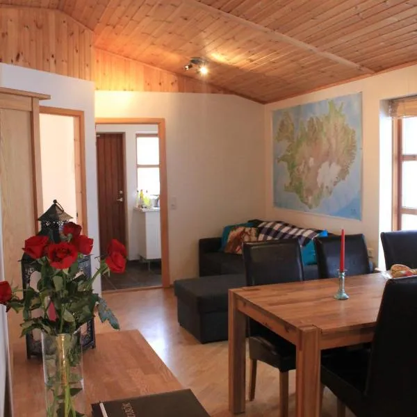 Arabær Holiday Home، فندق في Villingaholt