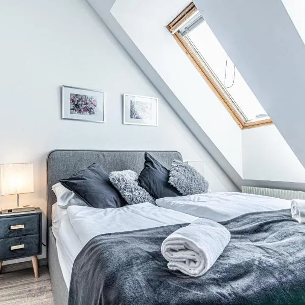 10-Min Walk to Hauptbahnhof, Cozy Private Rooms with AC, TV & WIFI, hótel í Vín