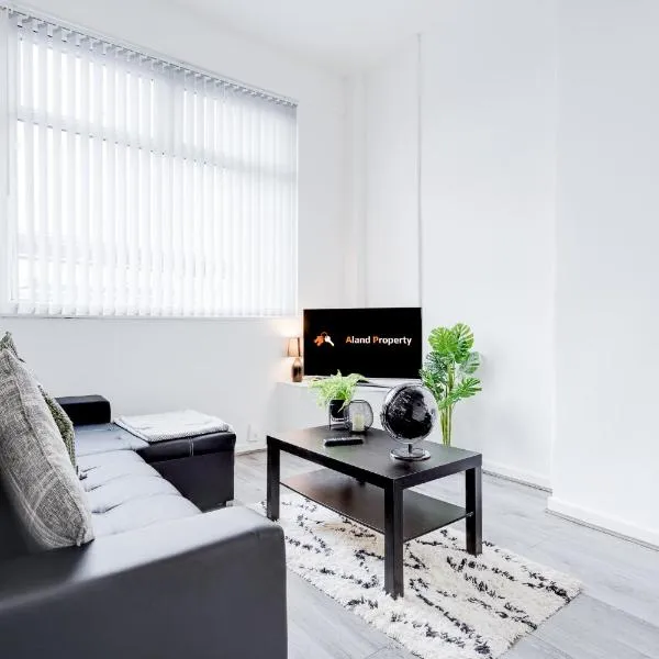 Beautiful Apartment una - free public parking, hotel in Litherland