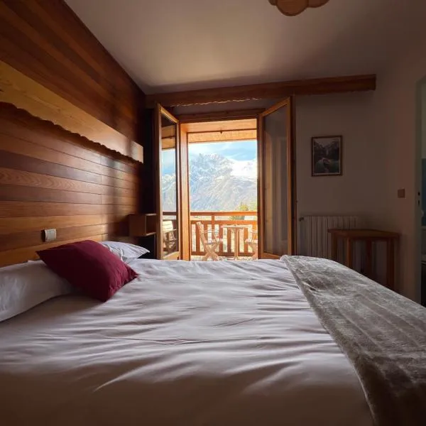 Hôtel Restaurant La Pendine – hotel w mieście Puy-Saint-Vincent