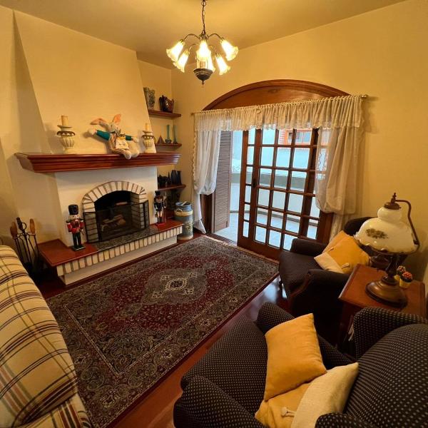 Apartamento 4 dormitórios no coração de Gramado - Foto 2
