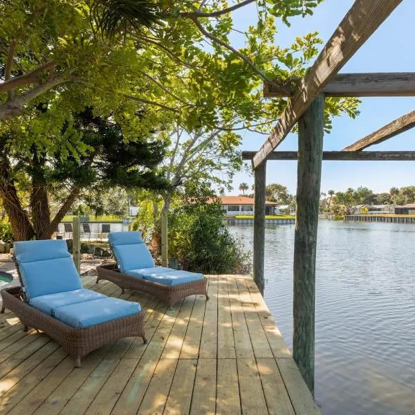 Coconut Cove - Heated Pool And Canal, hotel in Cocoa Beach