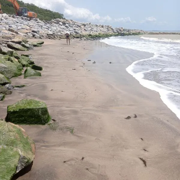 Abuesi Beach Resort, hotel in Kwesimintim