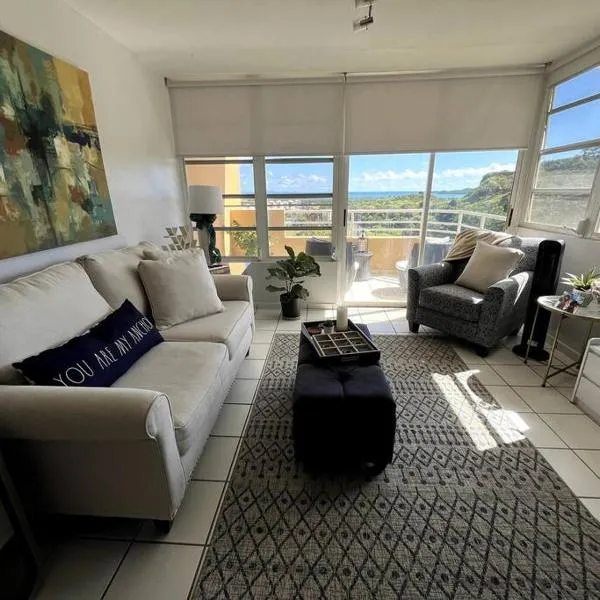 Serene Coastal Getaway with Panoramic Ocean View, отель в городе Ceiba