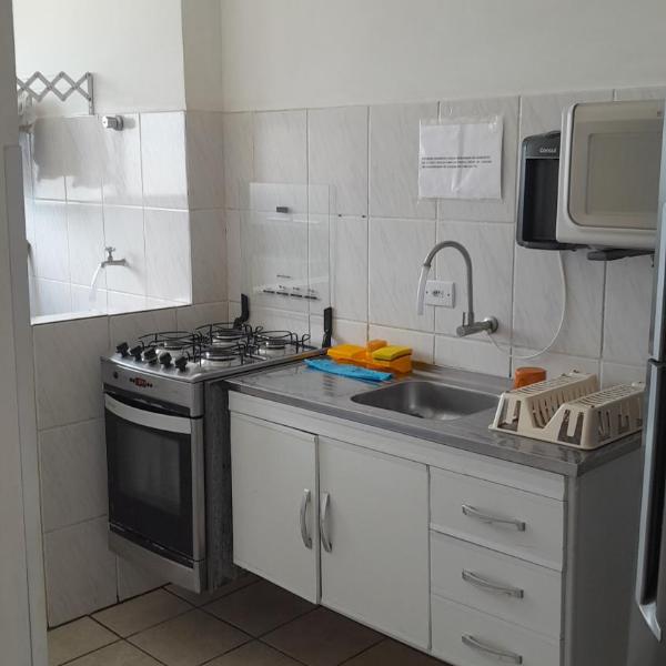 500M DA PRAIA DA ENSEADA, Prédio cm Piscina, 1Garagem, WI-FI 300 Mbps, Centro de Guarujá, próximo à Praia e Comércio, horários check-in e check-out flexíveis, churrasqueira, - Foto 4