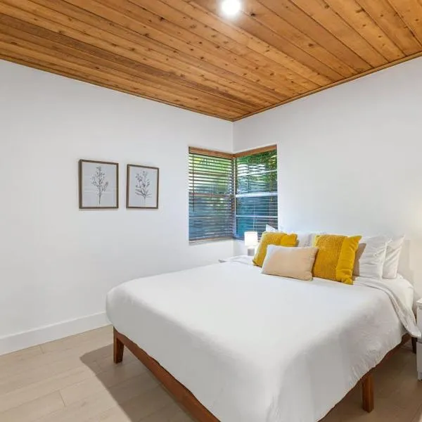 Welcoming Airbnb Walkig distance to Las Olas Blvd โรงแรมในฟอร์ตลอเดอร์เดล