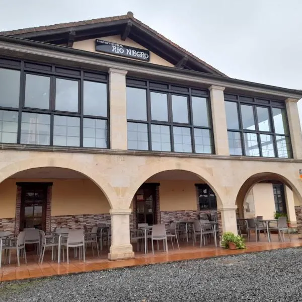 Hostería Río Negro, hotel en Bárcena de Cicero