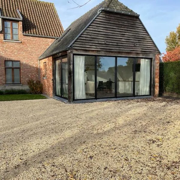 The Conservatory, a cosy holiday home located central between Gent Antwerpen & Brussel, hotel di Lokeren