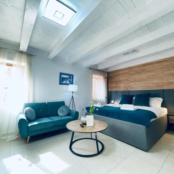 Fazana City Rooms with free parking, hotel vo Fažane