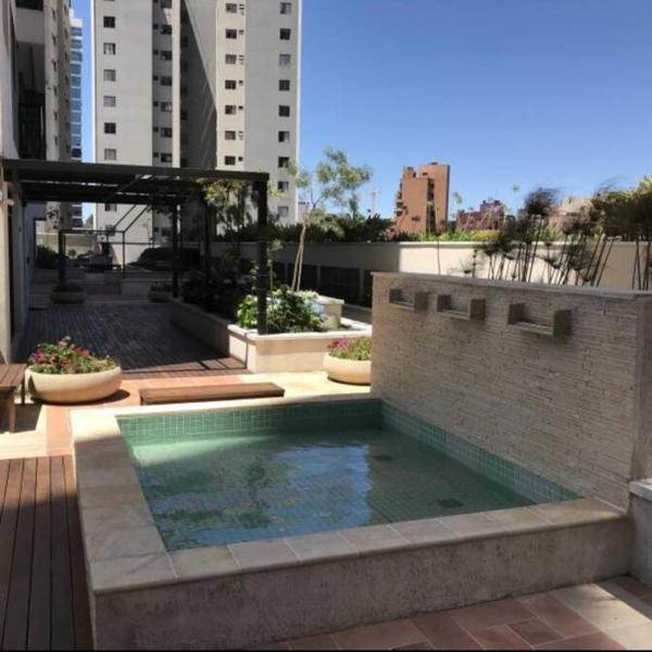 Apto no Cabral em Curitiba com 3 quartos varanda piscina arcondicionado e 2 vagas de garagem - Foto 4