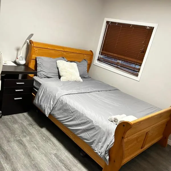 Cozy room D, hotel v destinaci Kitchener