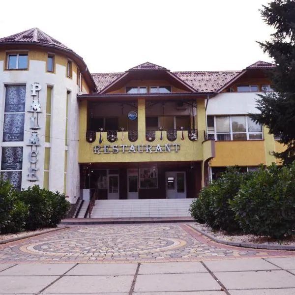 Golden Palace, hotel in Voditsa