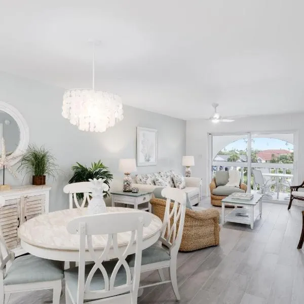 Gorgeous Top Floor Beach Condo at Breakers West, hotel v destinaci Sanibel