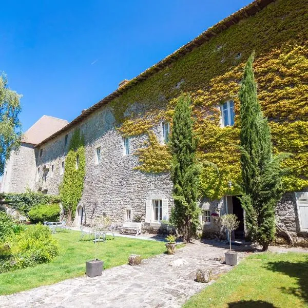 Maison d'Hôtes de l'Ancien Couvent des Carmes, hotel a Lavaud