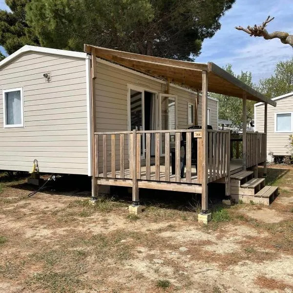 Charmant mobil-home premium 304, hôtel à Narbonne