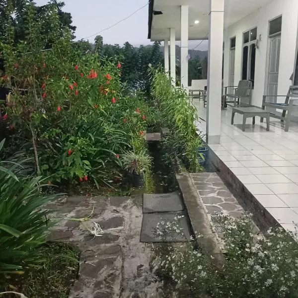 Hidayah homestay, hotel em Kelimutu