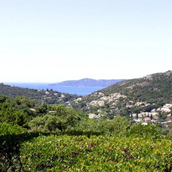 Chambre d'hôtes vue sur mer accés indépendant, hôtel à Rayol-Canadel-sur-Mer